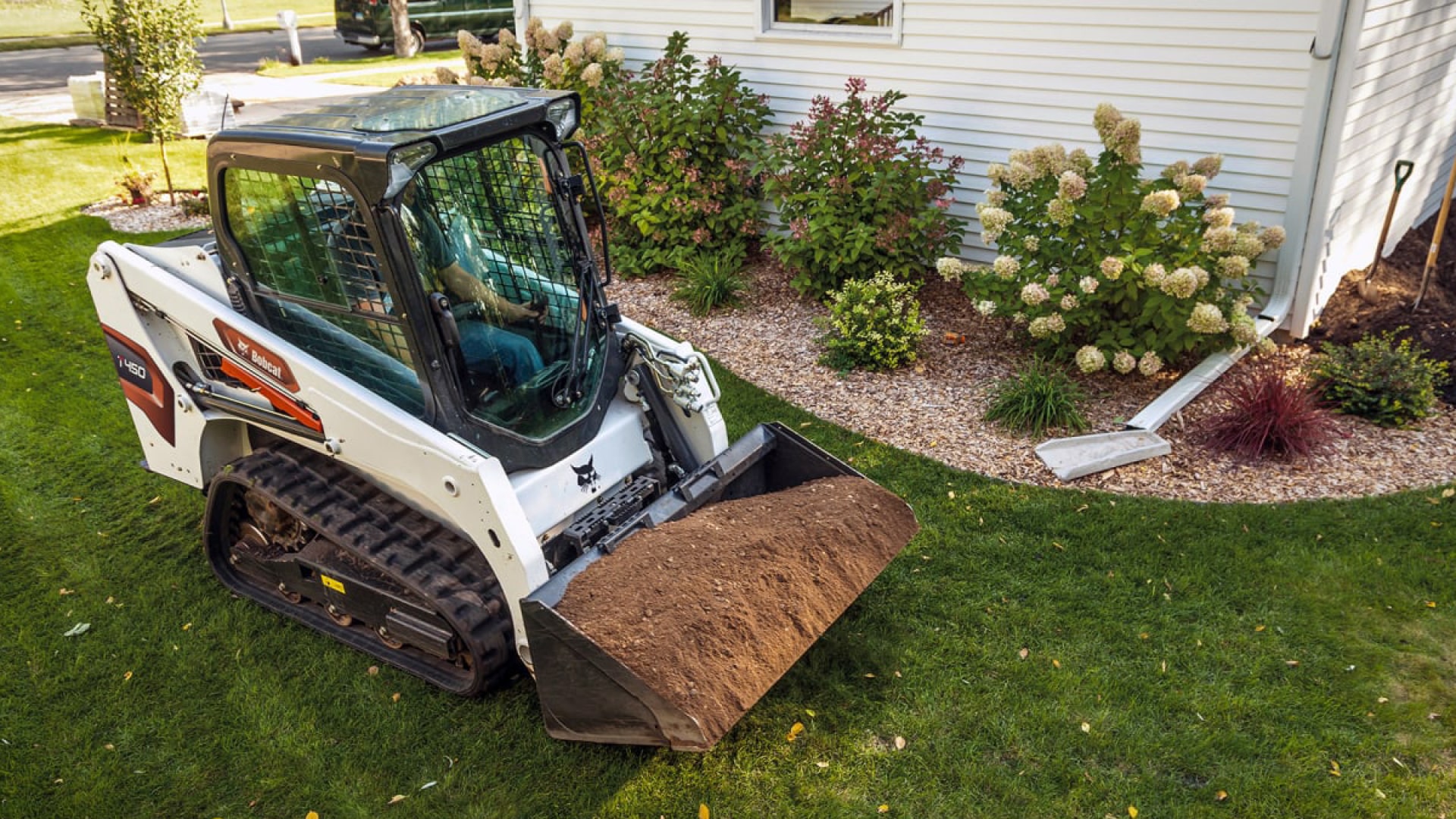 The Best Machines for Commercial Landscaping Projects